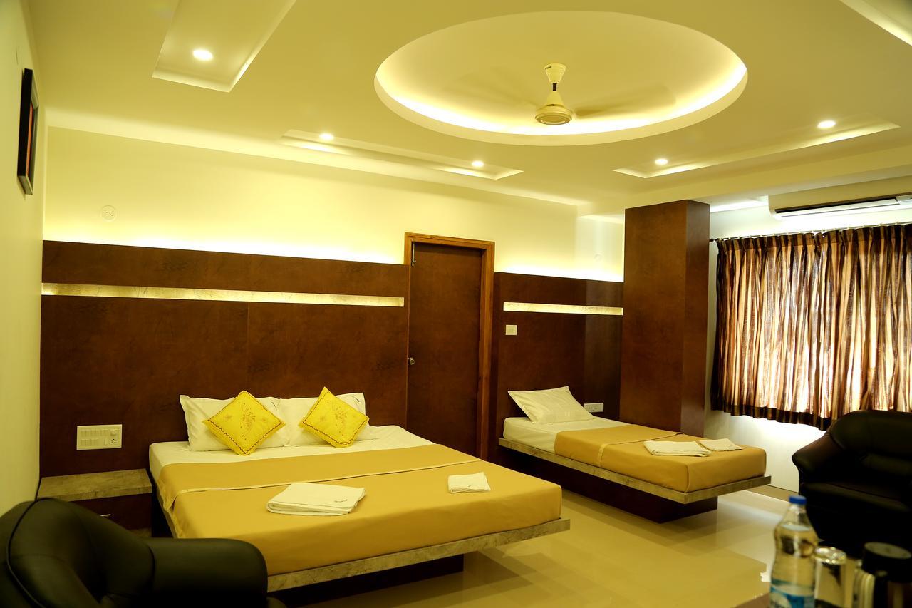 Samarth Residency Hotel Hospet Exterior photo