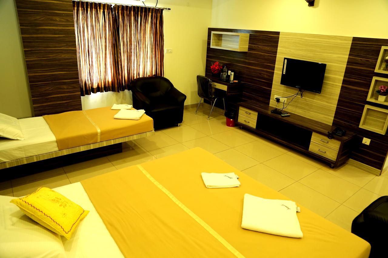 Samarth Residency Hotel Hospet Exterior photo