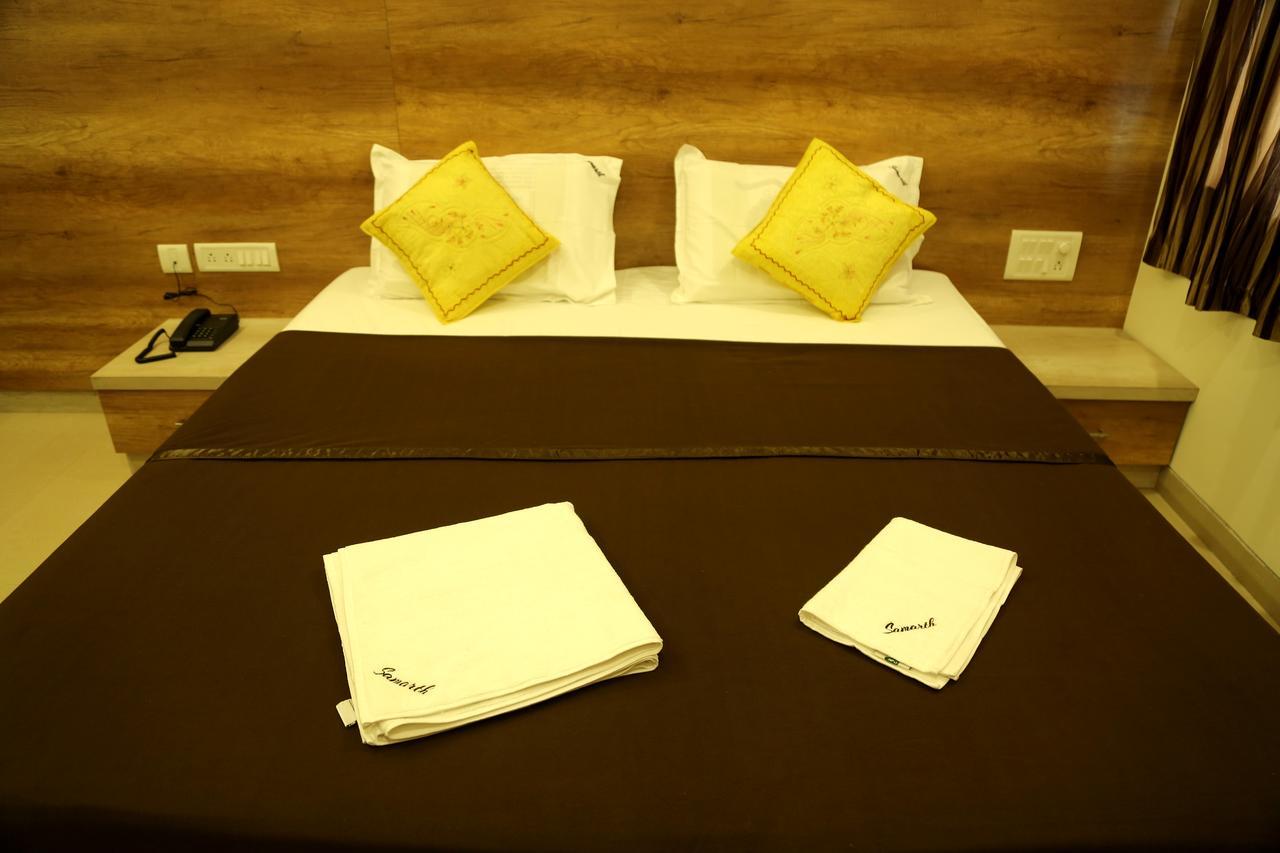 Samarth Residency Hotel Hospet Exterior photo