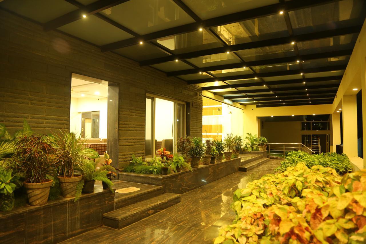 Samarth Residency Hotel Hospet Exterior photo