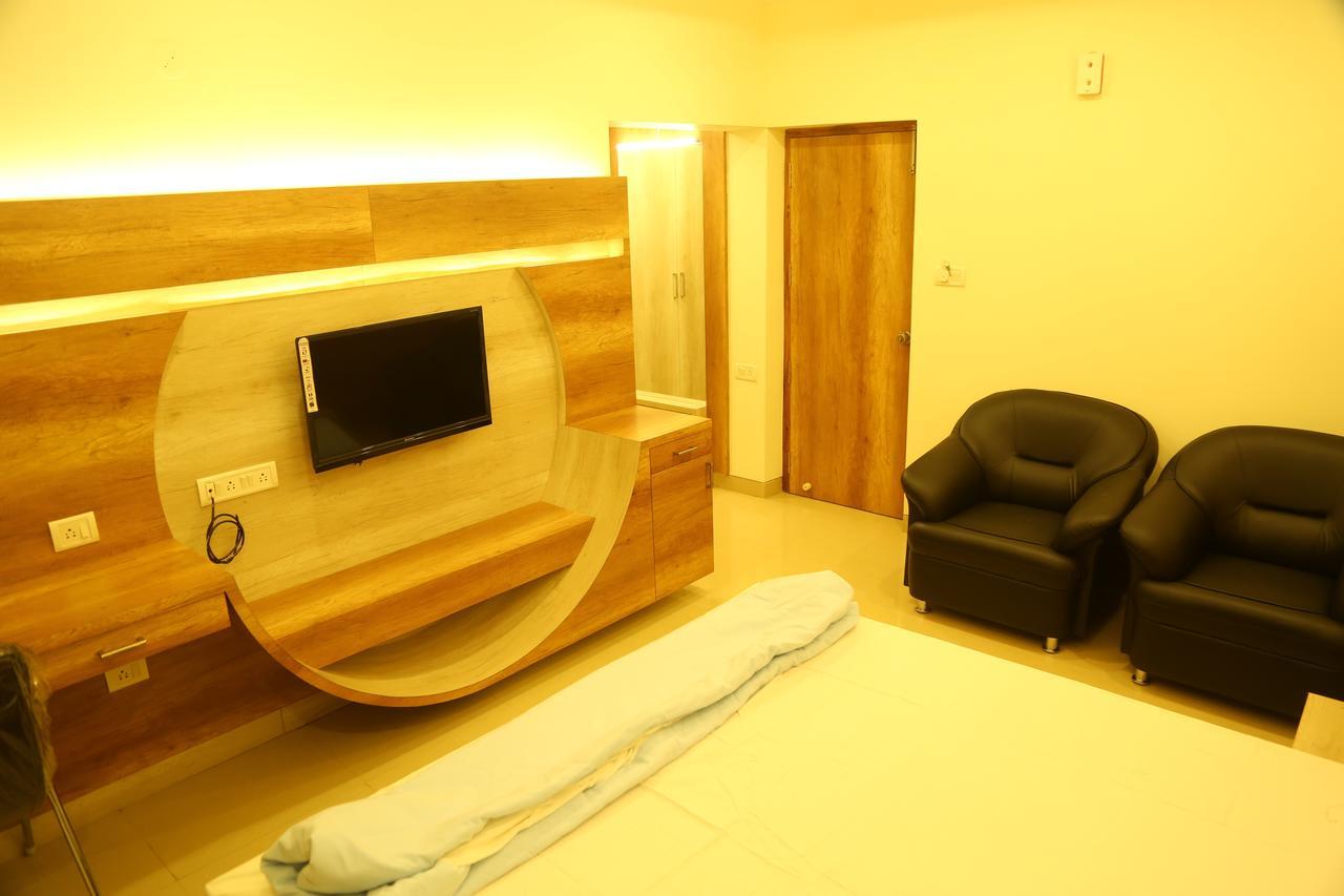 Samarth Residency Hotel Hospet Exterior photo