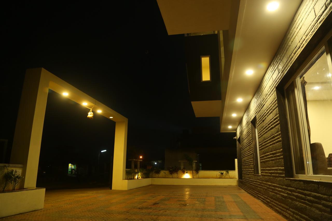 Samarth Residency Hotel Hospet Exterior photo