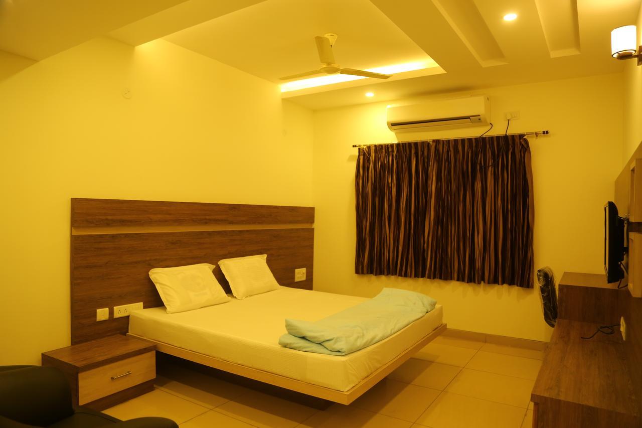 Samarth Residency Hotel Hospet Exterior photo
